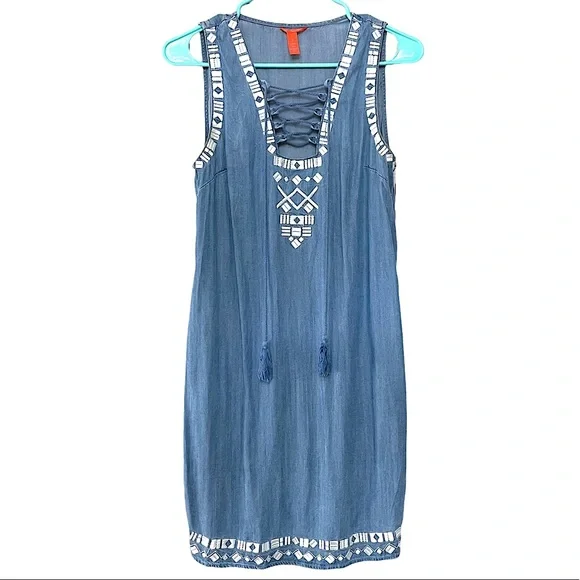 Chelsea & Violet Dresses | C&V Chelsea & Violet Women's Denim Embroidered Sleeveless Tunic Dress Size S | Color: Blue/White | Size: S | Korjada's
